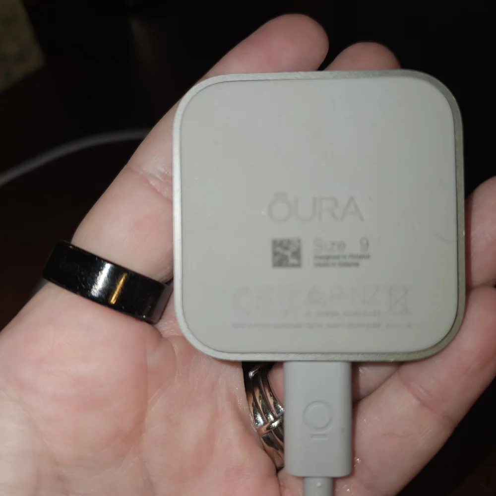 Oura Ring 4 Charging & Dock Set with Original Box